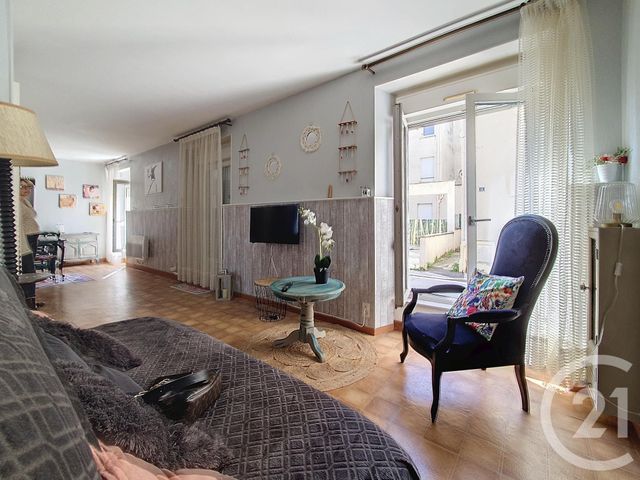 Appartement F2 à vendre - 2 pièces - 49.38 m2 - EPERNAY - 51 - CHAMPAGNE-ARDENNE - Century 21 Martinot Immobilier